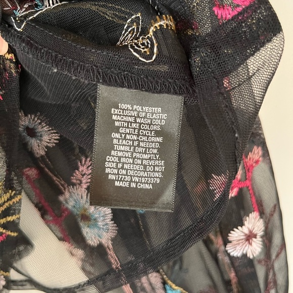 A New Day Sheer Mesh Spring Trending Floral Long Sleeve Embroidered Top Size M - Picture 10 of 10